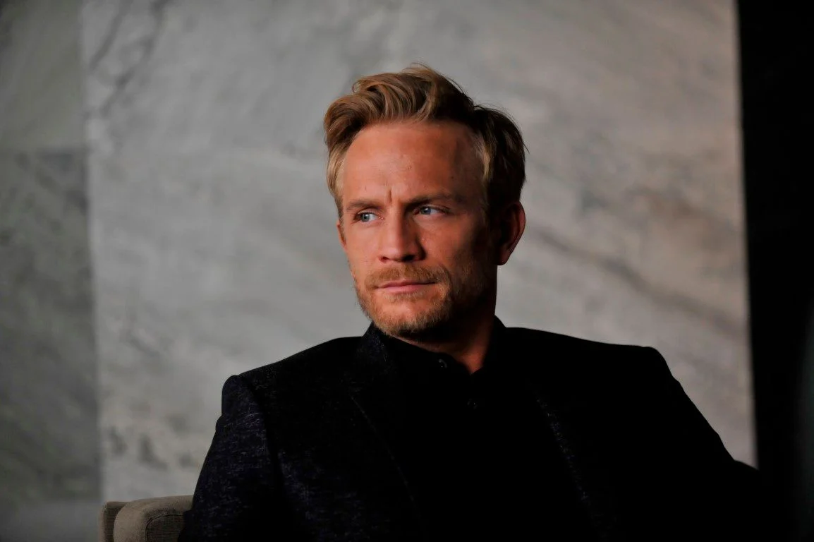 Casting avec Jérémie Renier : Hommes de service  pour le film Badinter à Paris